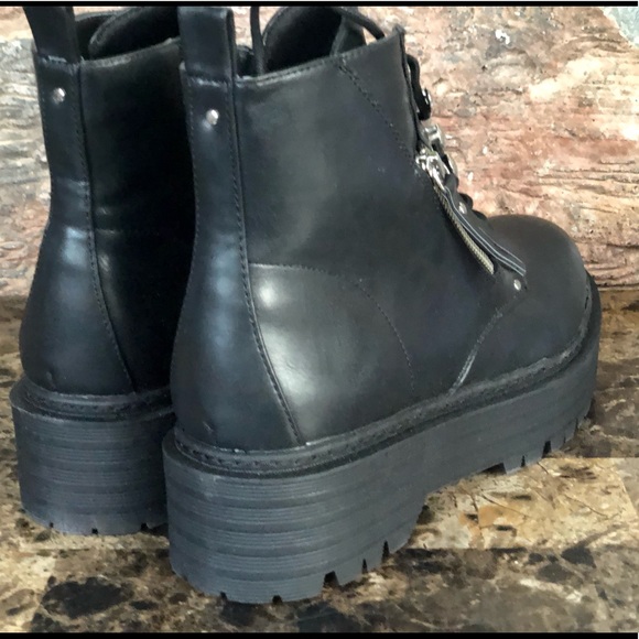 NEW Madden Girl Mash Flatform Combat Booties - Picture 4 of 8